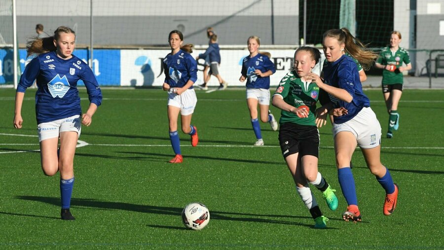 Hødd fotballspelarar